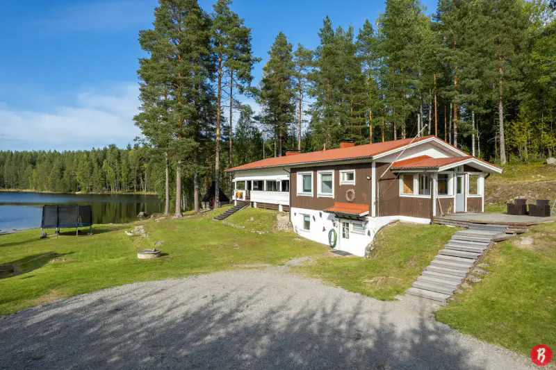 Maison ~133 m² (1977), rive Heitjärvi, 4 160 m² — Kivijärvi — 3