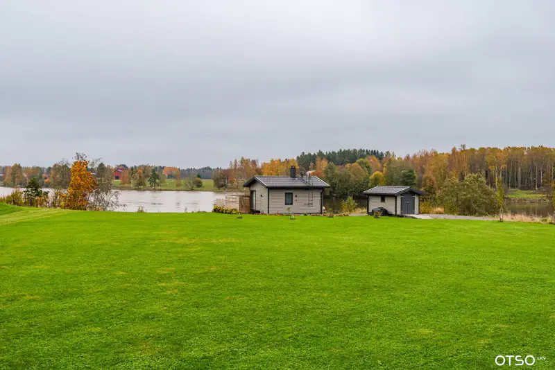 Maison de plain-pied ~122,5 m² (2019, classe A) + sauna de rive et tupa, 12 717 m² et rive privée sur le Kokemäenjoki — Peipohja / Kokemäki — 13