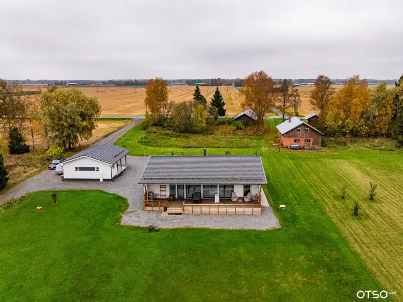 Maison de plain-pied ~122,5 m² (2019, classe A) + sauna de rive et tupa, 12 717 m² et rive privée sur le Kokemäenjoki — Peipohja / Kokemäki — 8