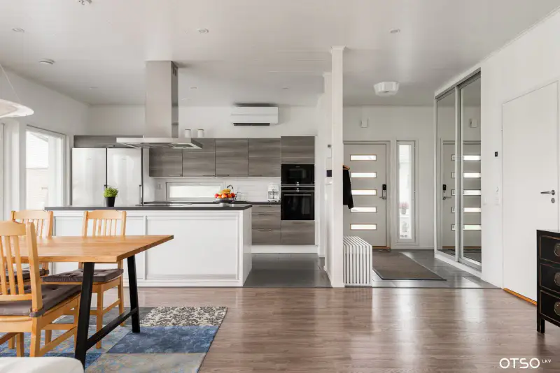 Maison de plain-pied ~122,5 m² (2019, classe A) + sauna de rive et tupa, 12 717 m² et rive privée sur le Kokemäenjoki — Peipohja / Kokemäki — 5