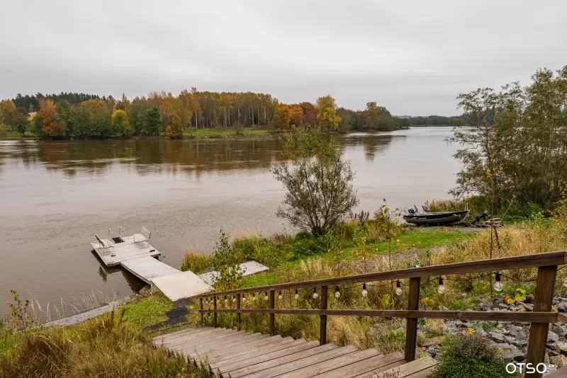 Maison de plain-pied ~122,5 m² (2019, classe A) + sauna de rive et tupa, 12 717 m² et rive privée sur le Kokemäenjoki — Peipohja / Kokemäki — 17