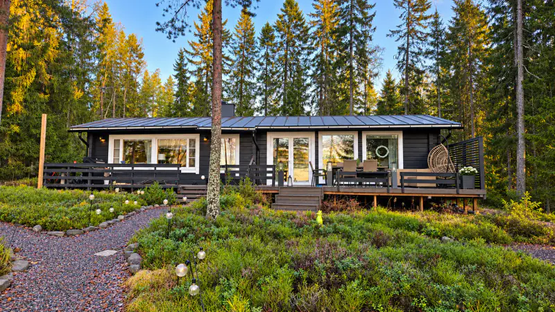 Chalet en rondins ~71,5 m² (1973, agrandi 2021) + sauna de rive et cabane d’amis, 40 m de rive mer, 2 417 m² — Ruotsalo / Kokkola — 3