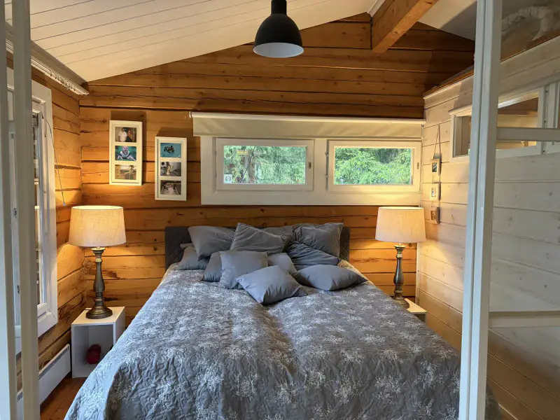 Chalet en rondins ~71,5 m² (1973, agrandi 2021) + sauna de rive et cabane d’amis, 40 m de rive mer, 2 417 m² — Ruotsalo / Kokkola — 15