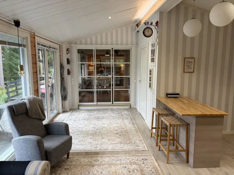 Chalet en rondins ~71,5 m² (1973, agrandi 2021) + sauna de rive et cabane d’amis, 40 m de rive mer, 2 417 m² — Ruotsalo / Kokkola — 11