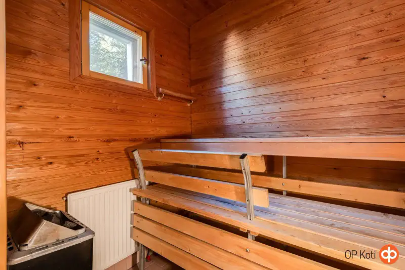 Maison à l’architecture soignée ~148 m² (1993) + sauna, 5 050 m² et ~70 m de rive de mer privée — Ruotsalo / Kokkola — 17