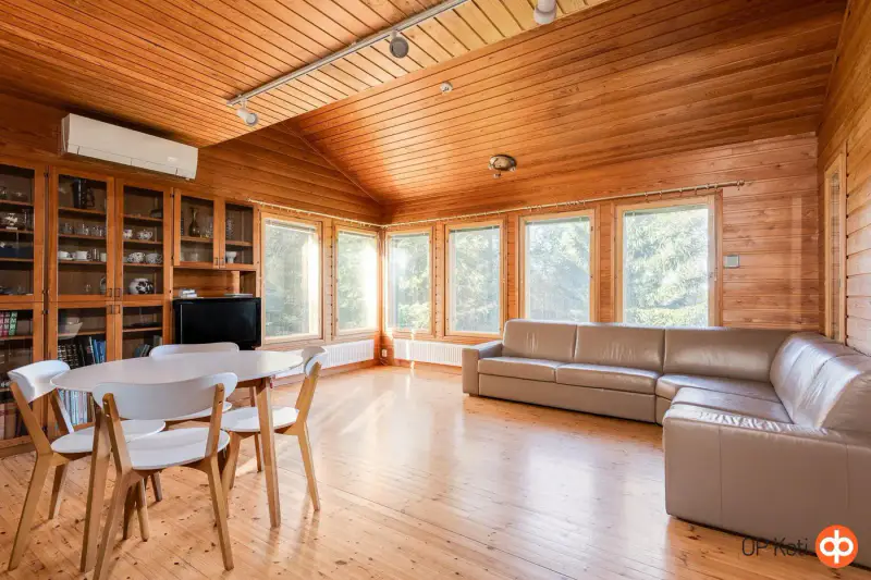 Maison à l’architecture soignée ~148 m² (1993) + sauna, 5 050 m² et ~70 m de rive de mer privée — Ruotsalo / Kokkola — 11