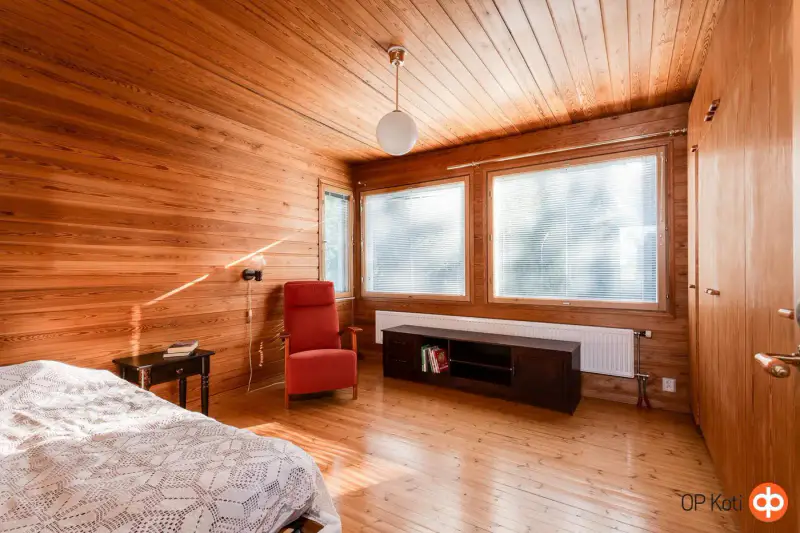 Maison à l’architecture soignée ~148 m² (1993) + sauna, 5 050 m² et ~70 m de rive de mer privée — Ruotsalo / Kokkola — 16