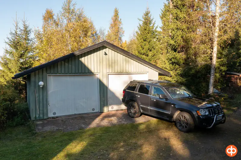 Maison à l’architecture soignée ~148 m² (1993) + sauna, 5 050 m² et ~70 m de rive de mer privée — Ruotsalo / Kokkola — 18