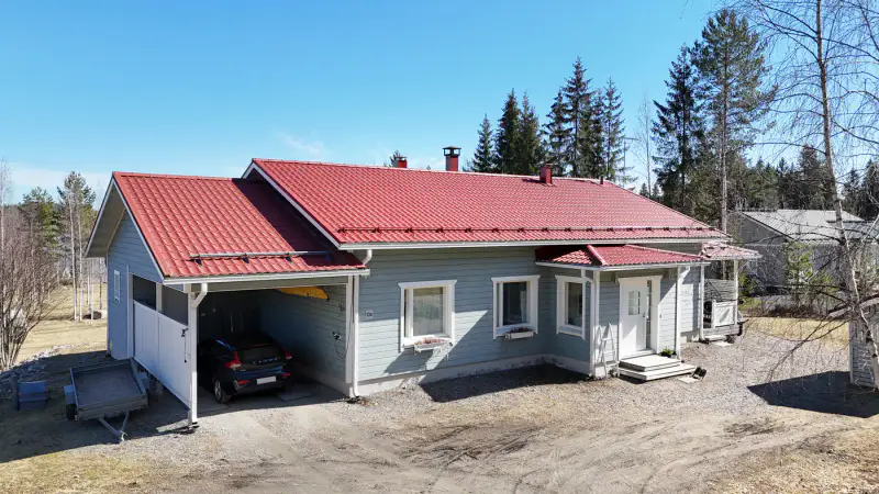 Maison 2009 ~130 m², rive Pielisjoki, 7 478 m² — Jakokoski / Kontiolahti — 2