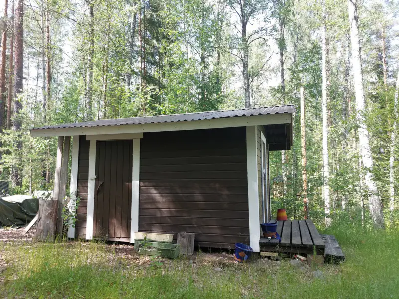 Mökki électrifié ~38 m² (1991) + sauna, 5 830 m² (~50 m rive), Hosusjärvi — Voikoski / Kouvola — 5