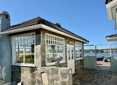 Maison ~451 m² (1997) + sauna, 2 494 m², rive mer — Itäpuoli / Kristiinankaupunki — 1