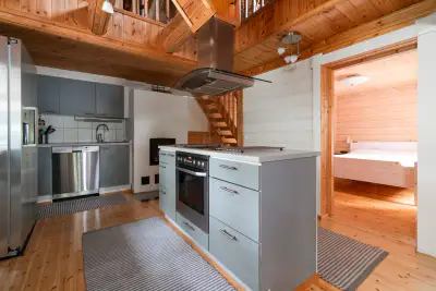 Chalet ~87,5 m² (1968) + sauna, 2 000 m², Lievejärvi (vesijättö) — Päijälä / Kuhmoinen — 1