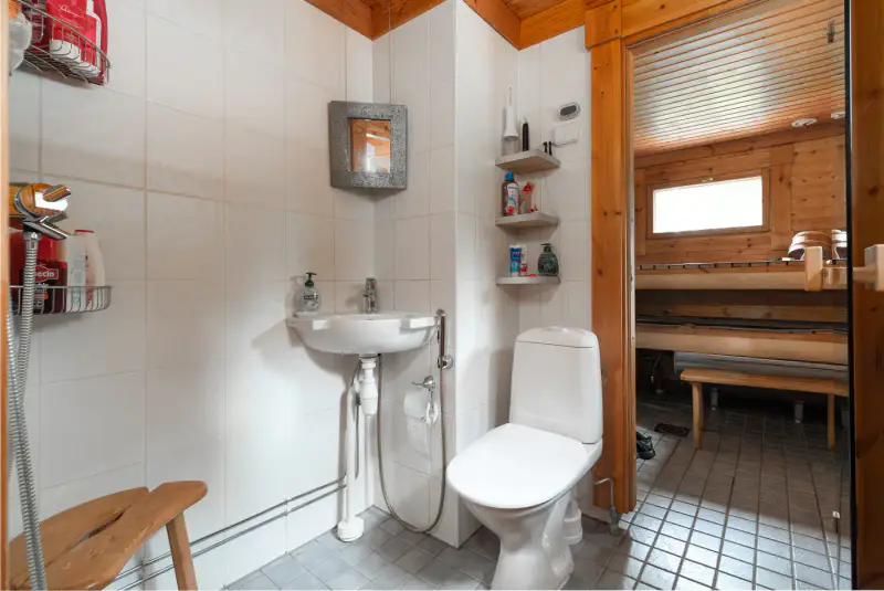 Chalet ~87,5 m² (1968) + sauna, 2 000 m², Lievejärvi (vesijättö) — Päijälä / Kuhmoinen — 10