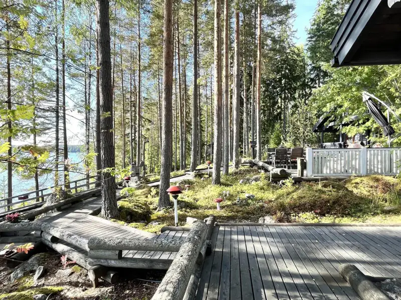 Hirsimökki ~78 m² (2007) + rantasauna, 5 510 m² et rive sud Päijänne — Pihlajakoski / Kuhmoinen — 10