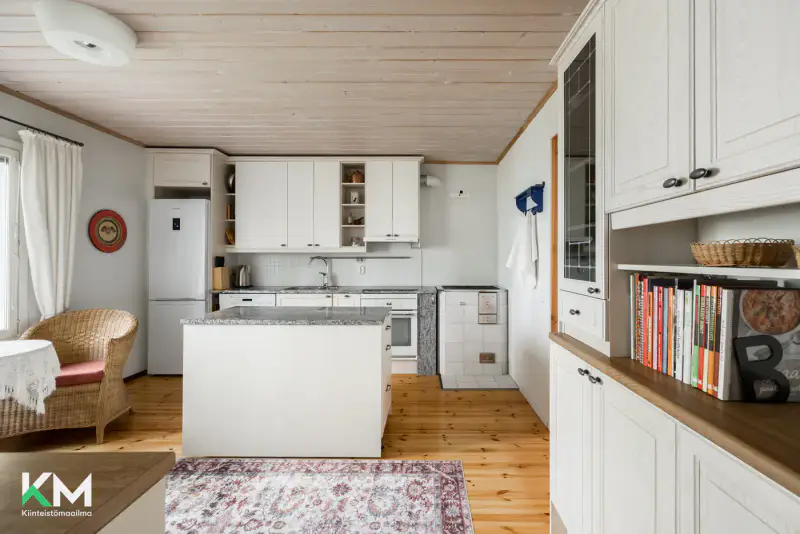 Villa loisir ~145 m² (1992) + saunamökki, 6 230 m² (~116 m rive), Rakojärvi — Kylämä / Kuhmoinen — 3
