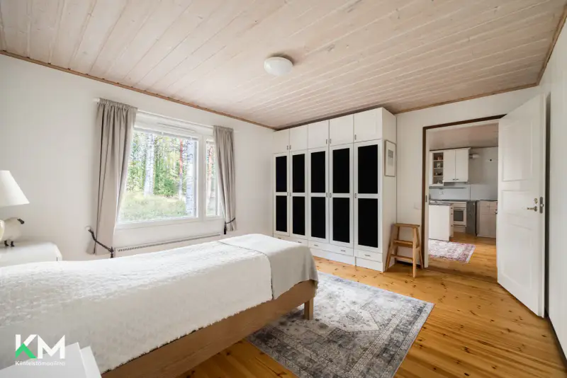 Villa loisir ~145 m² (1992) + saunamökki, 6 230 m² (~116 m rive), Rakojärvi — Kylämä / Kuhmoinen — 8