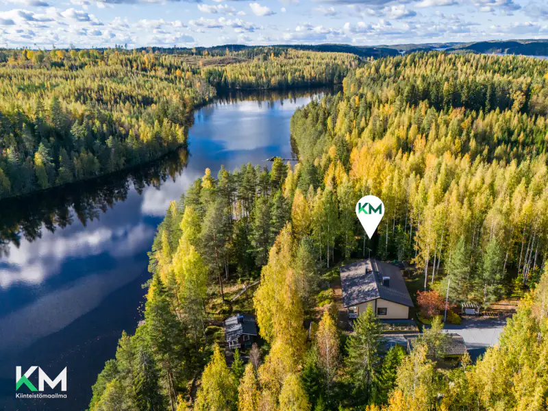 Villa loisir ~145 m² (1992) + saunamökki, 6 230 m² (~116 m rive), Rakojärvi — Kylämä / Kuhmoinen — 1