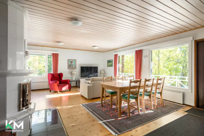 Villa loisir ~145 m² (1992) + saunamökki, 6 230 m² (~116 m rive), Rakojärvi — Kylämä / Kuhmoinen — 13