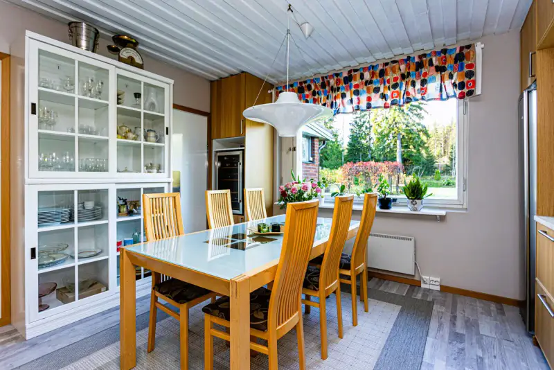 Maison en briques 180 m² (1969), nombreuses rénovations, sauna à bois, 2 970 m² et rive privée avec ponton sur l’Iso-Lauas — Airaksela / Kuopio — 7