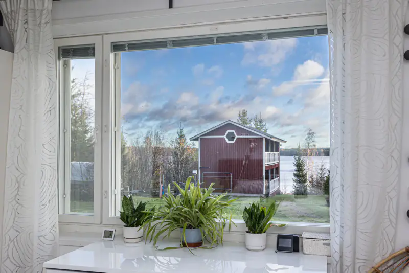 Maison en briques 180 m² (1969), nombreuses rénovations, sauna à bois, 2 970 m² et rive privée avec ponton sur l’Iso-Lauas — Airaksela / Kuopio — 14