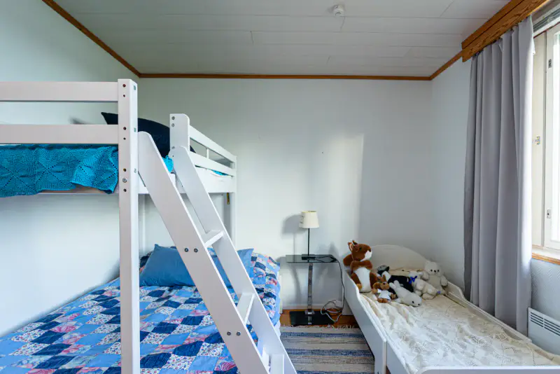 Maison en briques 180 m² (1969), nombreuses rénovations, sauna à bois, 2 970 m² et rive privée avec ponton sur l’Iso-Lauas — Airaksela / Kuopio — 18