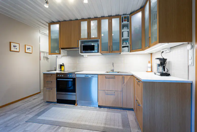 Maison en briques 180 m² (1969), nombreuses rénovations, sauna à bois, 2 970 m² et rive privée avec ponton sur l’Iso-Lauas — Airaksela / Kuopio — 9