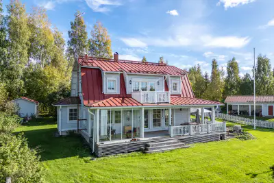 Maison mansarde ~176 m² (2005), 2,52 ha, Alus-Pölläkkä — Riistavesi / Kuopio — 1