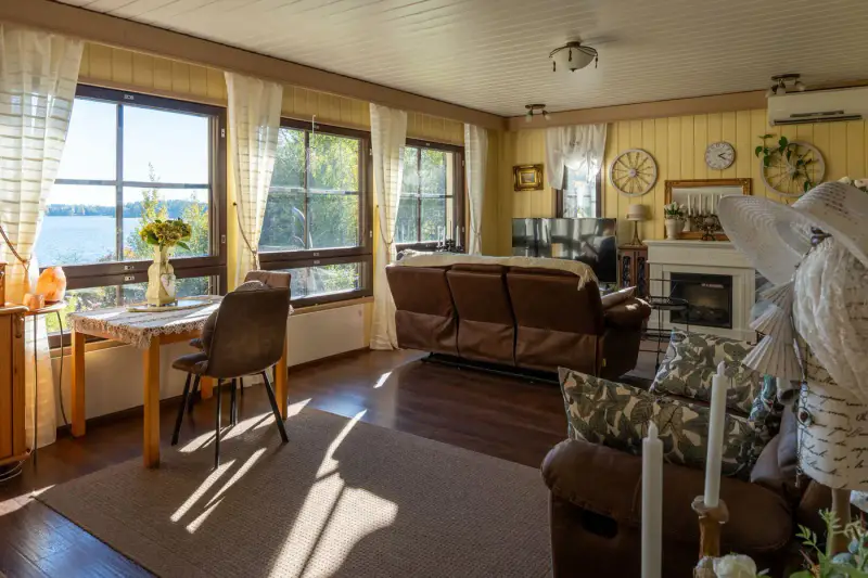 Maison plain-pied 1986 ~192 m², rive Kihonvesi/Kallavesi + rantasauna — Kurkiharju / Kuopio — 6