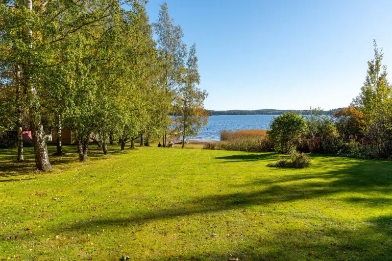 Maison plain-pied 1986 ~192 m², rive Kihonvesi/Kallavesi + rantasauna — Kurkiharju / Kuopio — 3