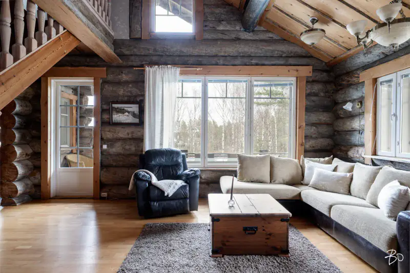 Maison kelohirsi ~213 m² (2008) + sauna, ~4,86 ha, Kallavesi — Kaislastenlahti / Kuopio — 4