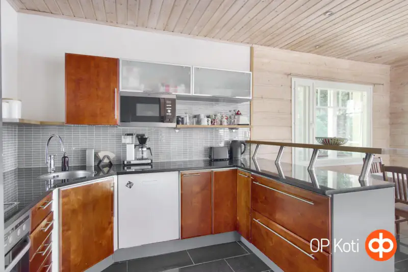 Maison ~171 m² (2009) + sauna, 2 530 m² (~100 m rive), Syväri — Nilsiä / Kuopio — 11