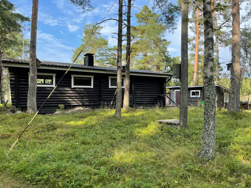 Chalet en rondins ~68 m² (1971) + sauna, 80 m de rive mer et eau privée 5 800 m² — Koelsuu / Kustavi — 2