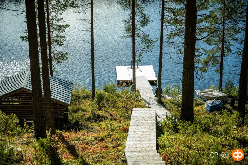 Mökki en rondins (1991) + sauna à bois et sauna-tupa, 2,31 ha et ~150 m de rive privée plein sud sur le Saapunki — Kuusamo — 9