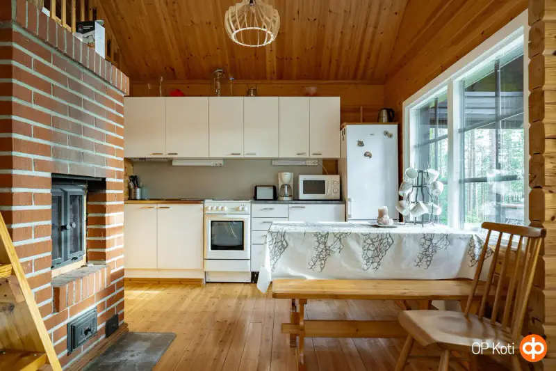 Mökki en rondins (1991) + sauna à bois et sauna-tupa, 2,31 ha et ~150 m de rive privée plein sud sur le Saapunki — Kuusamo — 15