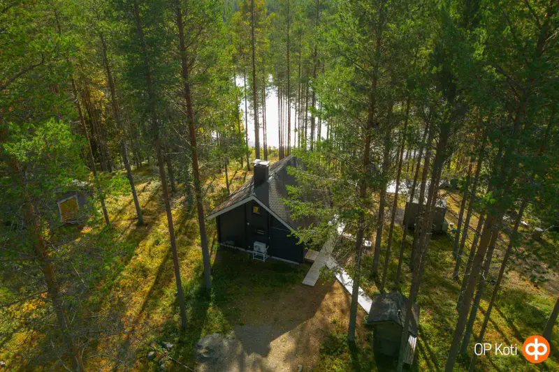 Mökki en rondins (1991) + sauna à bois et sauna-tupa, 2,31 ha et ~150 m de rive privée plein sud sur le Saapunki — Kuusamo — 18