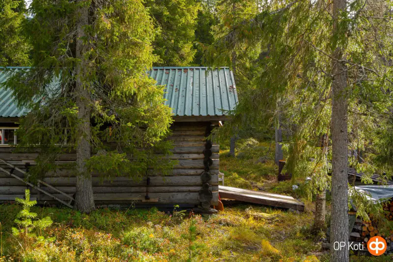 Hirsimökki ~35 m² (1972) + venevaja, 2 000 m² (~90 m rive), Ihtinki — Ruka / Kuusamo — 18