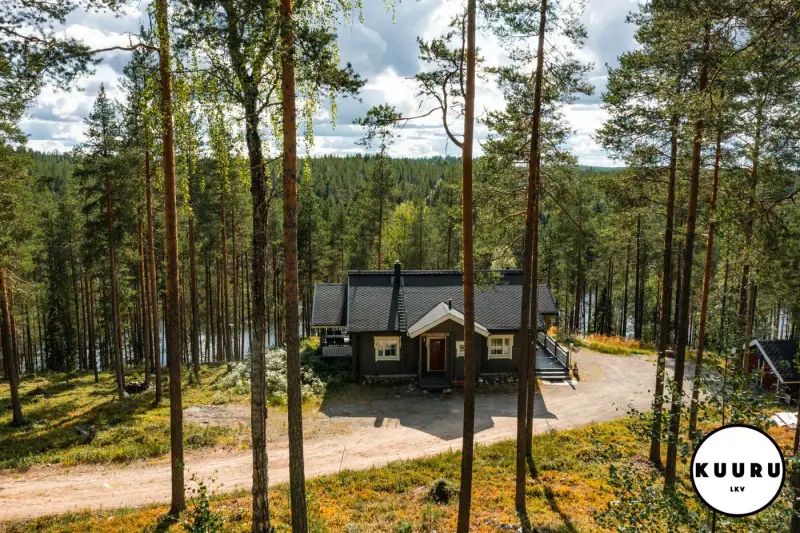 Huvila ~119 m² (2008) + lauttasauna, määräala 7 610 m² et ~90 m de rive — Viipusjärvi / Ruka — 4