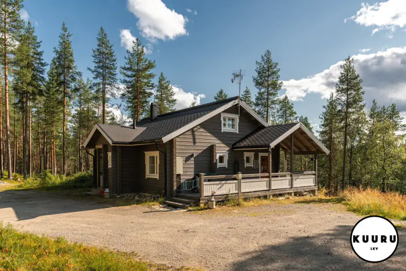 Huvila ~119 m² (2008) + lauttasauna, määräala 7 610 m² et ~90 m de rive — Viipusjärvi / Ruka — 5