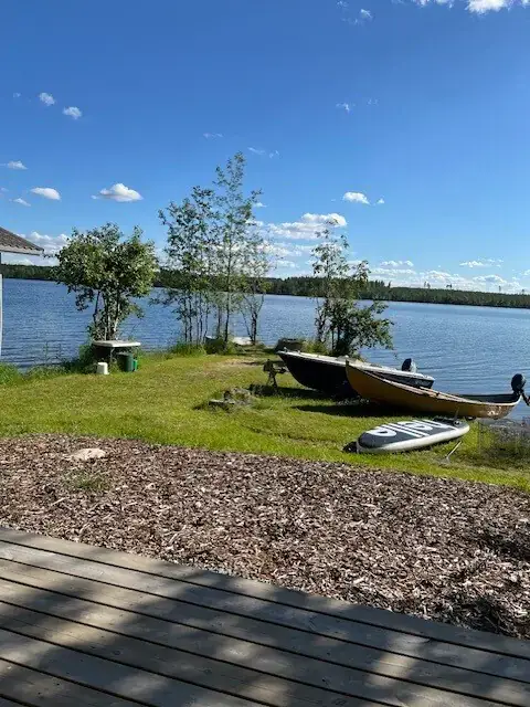 Mökki ~58 m² (1977) tout confort, Kirpistö ~100 m rive, 16 402 m² — Kuusamo — 2