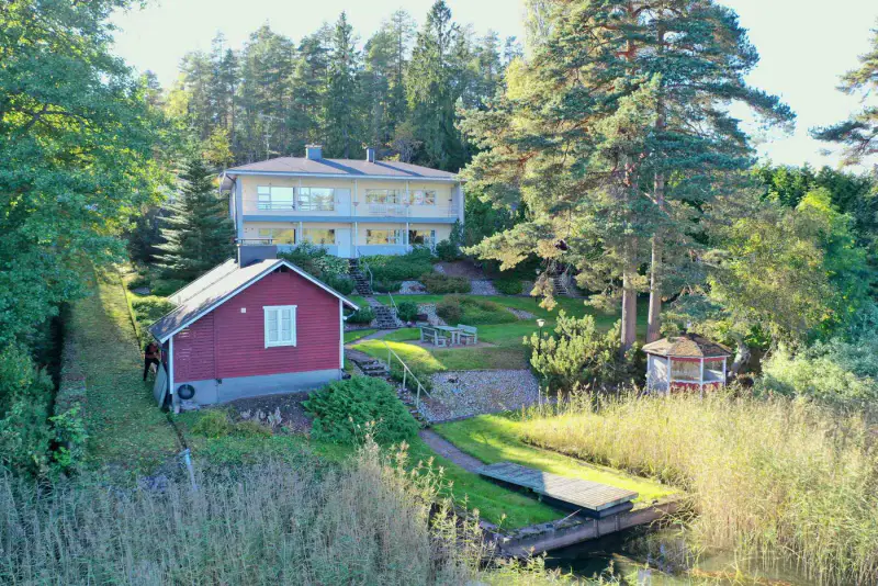 Maison ~135 m² (1982) + sauna / piscine, 1 806 m² (~41 m rive), Kymijärvi — Karisto / Lahti — 4