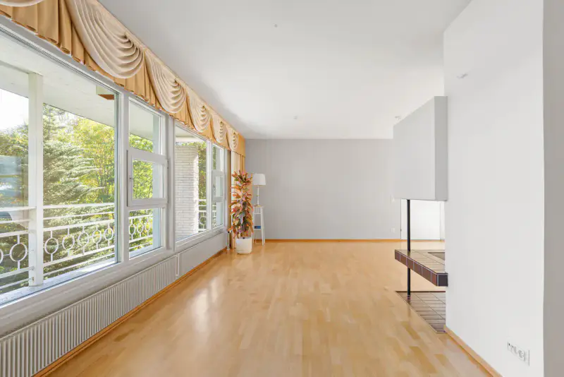 Maison ~135 m² (1982) + sauna / piscine, 1 806 m² (~41 m rive), Kymijärvi — Karisto / Lahti — 17