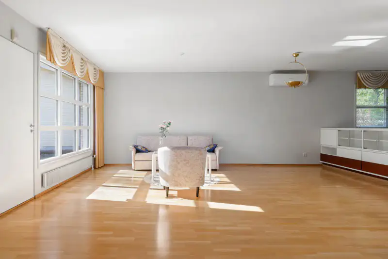 Maison ~135 m² (1982) + sauna / piscine, 1 806 m² (~41 m rive), Kymijärvi — Karisto / Lahti — 14