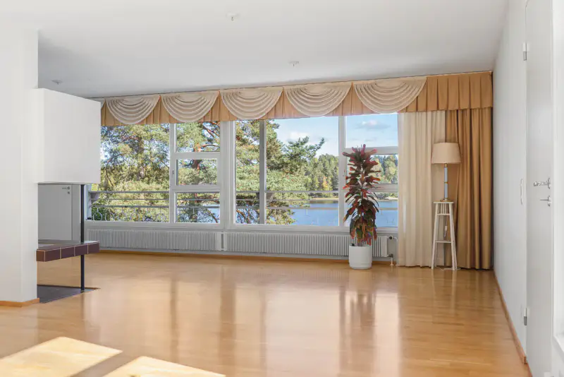 Maison ~135 m² (1982) + sauna / piscine, 1 806 m² (~41 m rive), Kymijärvi — Karisto / Lahti — 11
