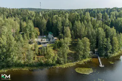 Villa Unto Ojonen 270 m² (1992) + sauna de rive, ~150 m de rive, määräala ~0,97 ha — Nastola / Lahti — 1