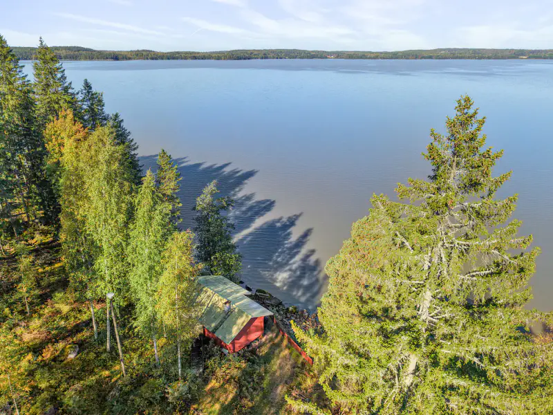 Coque ~288 m² (1983) à réhabiliter + sauna, 6 520 m² (2 parcelles), Pyhäjärvi — Porlammi — 6