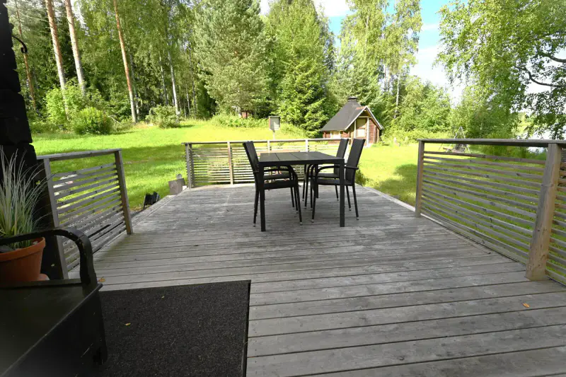 Hirsimökki 1970, ~40 m² + sauna + aitta, ~500 m rive privée Ala-Naarvanjärvi, 1,39 ha — Tölvä (Lapinlahti) — 17