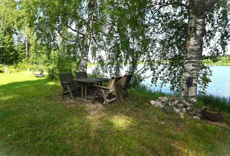 Hirsimökki 1970, ~40 m² + sauna + aitta, ~500 m rive privée Ala-Naarvanjärvi, 1,39 ha — Tölvä (Lapinlahti) — 14