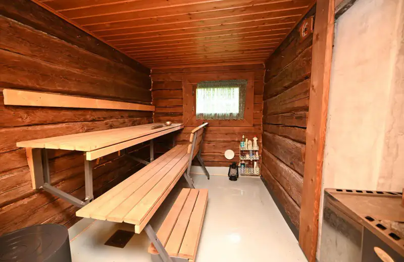 Hirsimökki 1970, ~40 m² + sauna + aitta, ~500 m rive privée Ala-Naarvanjärvi, 1,39 ha — Tölvä (Lapinlahti) — 5