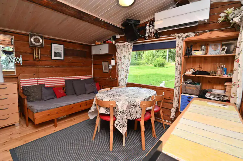 Hirsimökki 1970, ~40 m² + sauna + aitta, ~500 m rive privée Ala-Naarvanjärvi, 1,39 ha — Tölvä (Lapinlahti) — 6