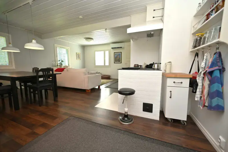 Maison de rive de 1984 rénovée et agrandie en 2011 (73,5 m²) + sauna, 75 m de rive privée et 8 500 m² sur l’Onkivesi — Väisälänmäki / Lapinlahti — 11